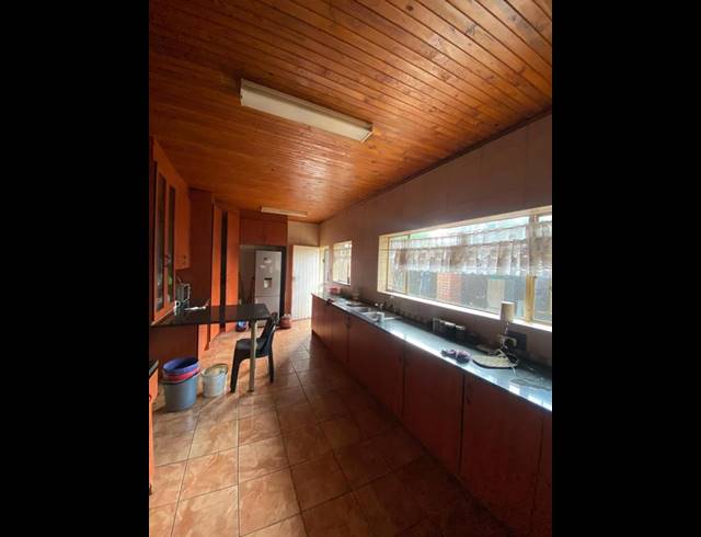 7 BEDROOM HOUSE FOR SALE IN SELCOURT